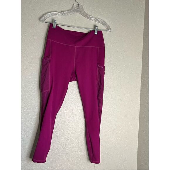 Womens Fabletics Powerhold Athletic Leggings Size M Capri - - Picture 3 of 3